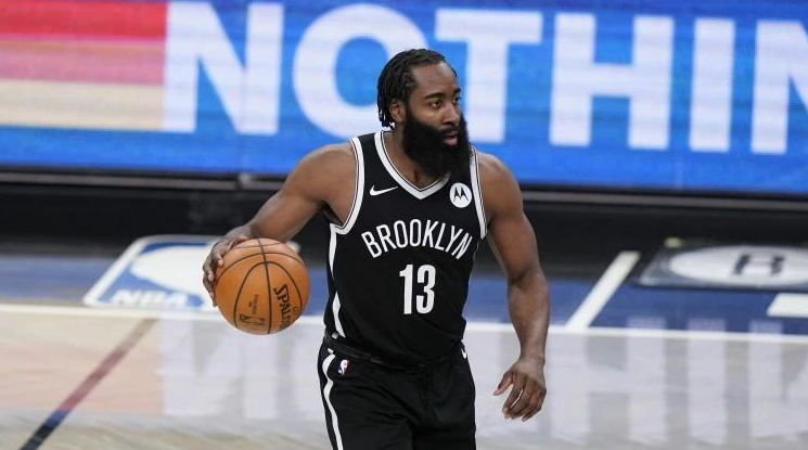 挂在胸前的 挂在胸前的